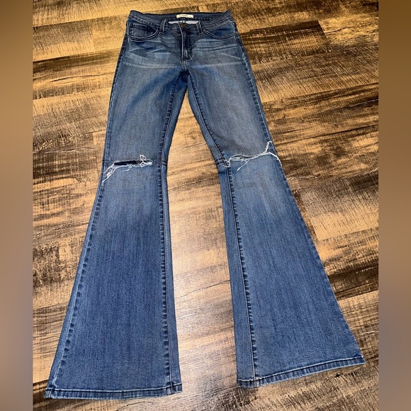 O2 Denim - Picture 4 of 5